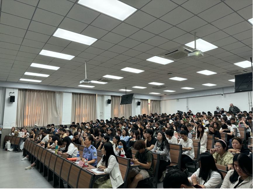 国际教育学院开展“交小留养成计划”2024级新生教育活动