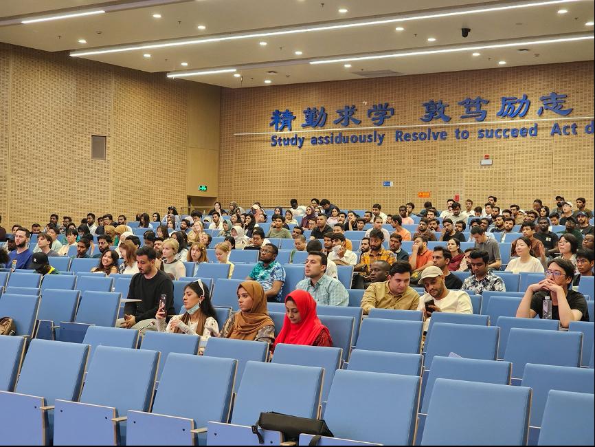 国际教育学院开展“交小留养成计划”2024级新生教育活动(图2)