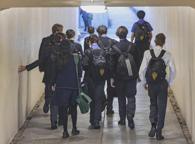 今天6万澳洲人闹上街头！大批学校关门！多个行业停摆(图5)