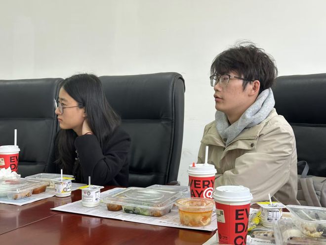 师生代表座谈会新闻与传播学院召开2021级学习指导日暨院领导接待日(图5)
