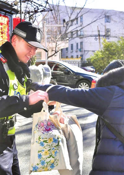 天津日报：职场新人新春值班初体验(图2)