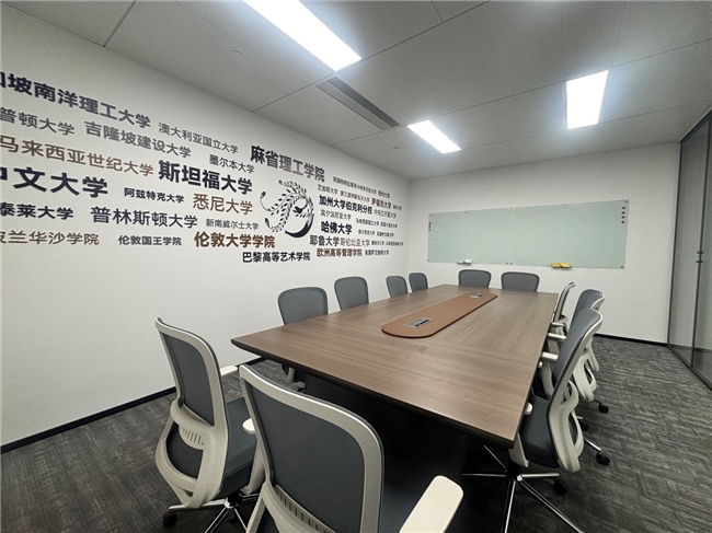 源于爱好成于事业得寶留学将学员送往向往名校(图2)