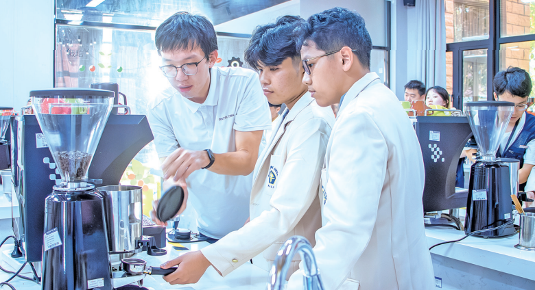 印尼留学生在平潭开启大学生活(图2)