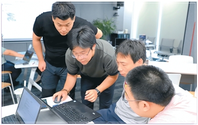 在“人机之间”探路(图2)